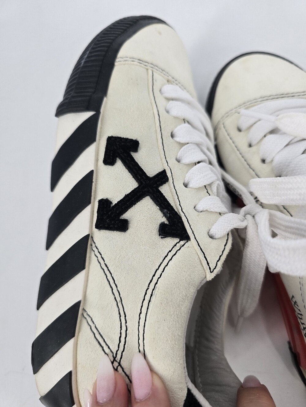 Off White New Arrow Low Vulcanized White Black Sneakers Size 35 US 5 - Picture 13 of 16